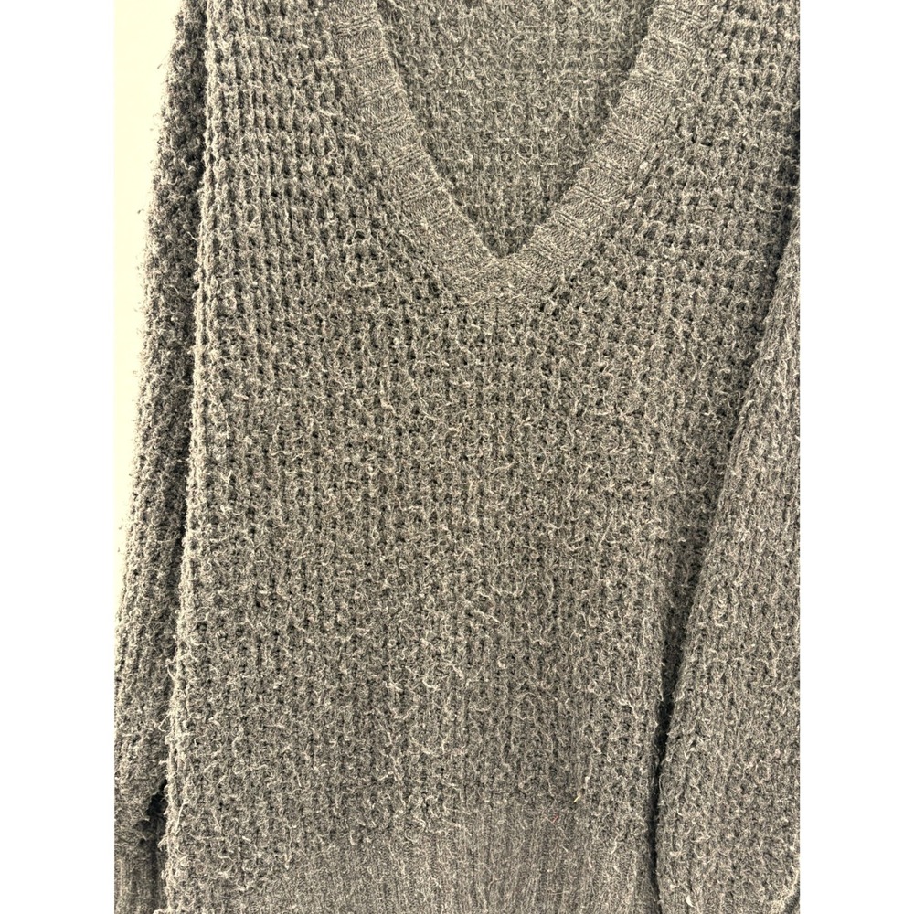 American Eagle Womens Super Oversized V-Neck Sweater size Medium Cozy minimalist - Picture 3 of 13